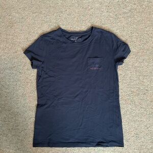 Women Vineyard Vines tshirt